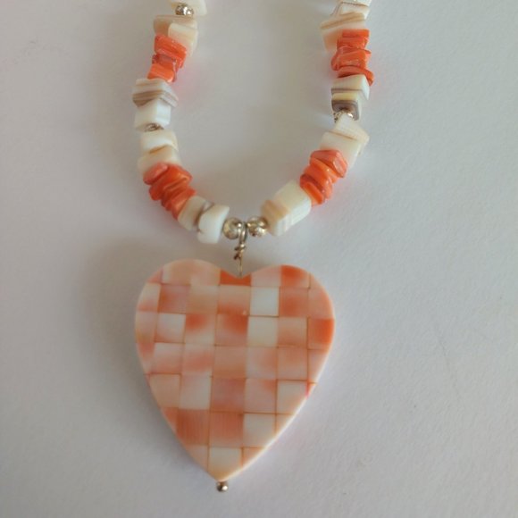 Handmade Valentines Heart Necklace with Peach Coral White Shell Beads 19 Inch - Picture 1 of 16